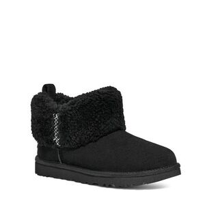 UGG
Ultra Mini Braid Size 7  never worn